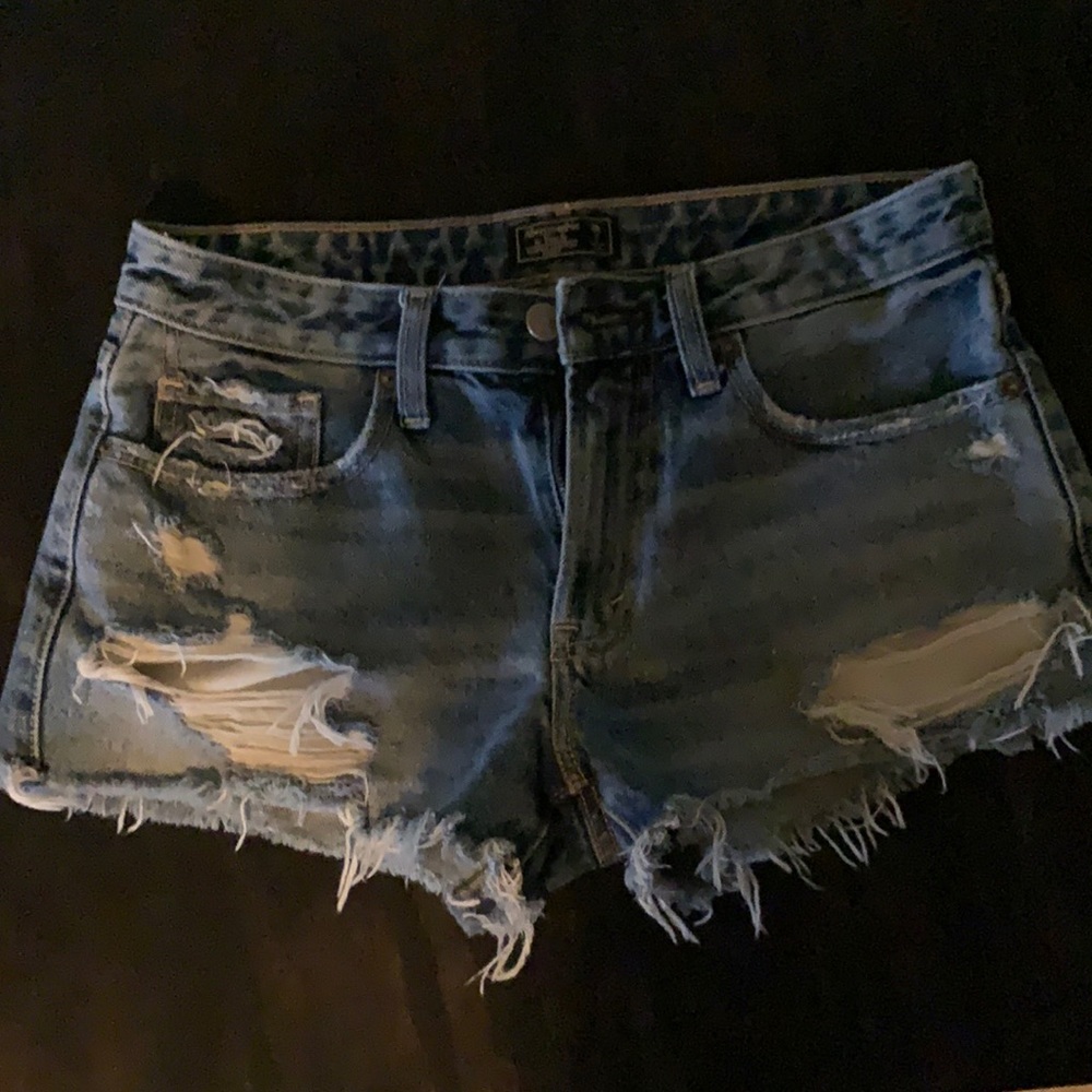 Abercrombie & Fitch distressed denim shorts. Size 26/2.